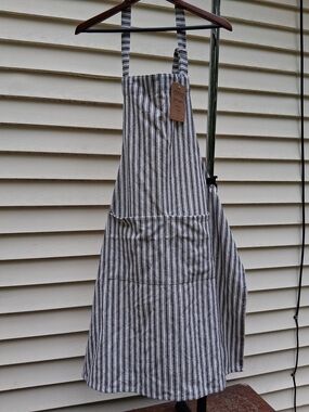 Working Kitchen Striped Black and White Apron with Front Pockets 100% Cotton NWT